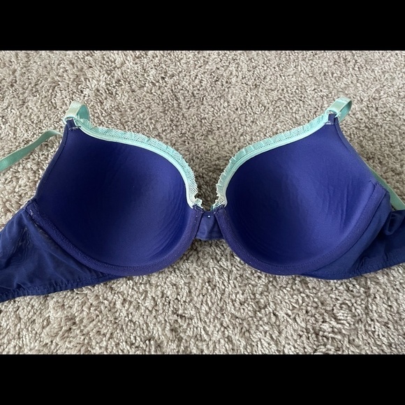 Victoria’s Secret Bra - Picture 3 of 4